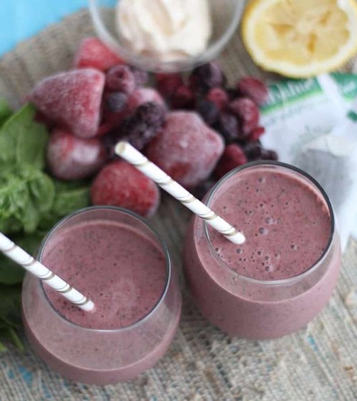 berries tea smoothie