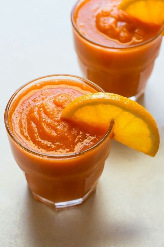 smoothie with bananas and red oranges