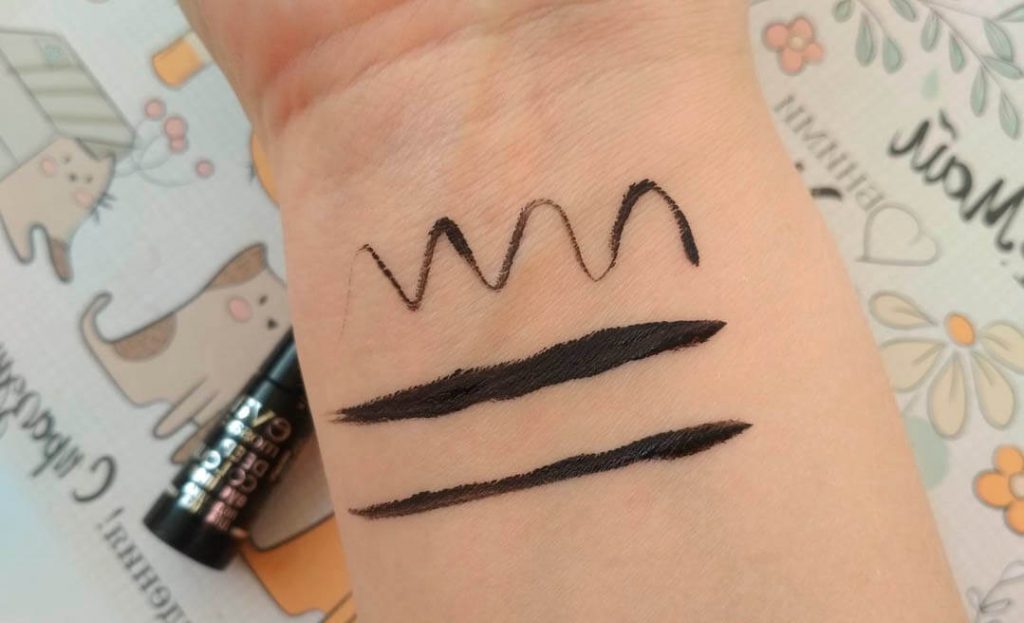 How to make a temporary tattoo with an eye pencil
